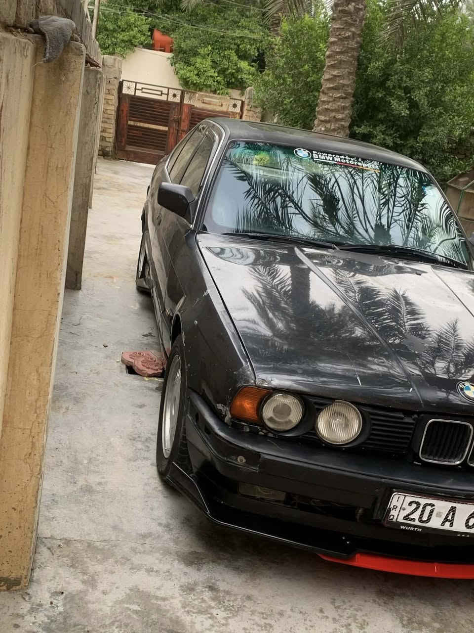 سلام عليكم 
 BMW500
مكينه 30 مفتوح 
كير اوتو 
مكينه وكير بلضمان 
تبريد مابيها 
كامله باسمي سنويه لل 2027 هزه لشهر ل 8 شرط التحويل 
جام كهرباء 
فتحت سقف تنته شغاله حركتين 
لحيه 
منضومه ماء جديده 
ارفيو جديد 
شاشه كار بلي 
دهن البارحه بدلته 
تخم تاير جديد 
نقوصات بيها رجه بسيطه بدلت شيال كاردن وبقت خفيفه ماعندي فلوس اسويها لو كاردن لو درايم شفت 
باب وره الصدر متفتح يده طاكه 
سياره شرط النشاط 
سعرها 40 وبيها مجال 
للبيع والمراوس  حته لو احدث ونتراهم ع الفرق
مكاني ديالى المقداديه ناحيه الوجيهيه 
***********
