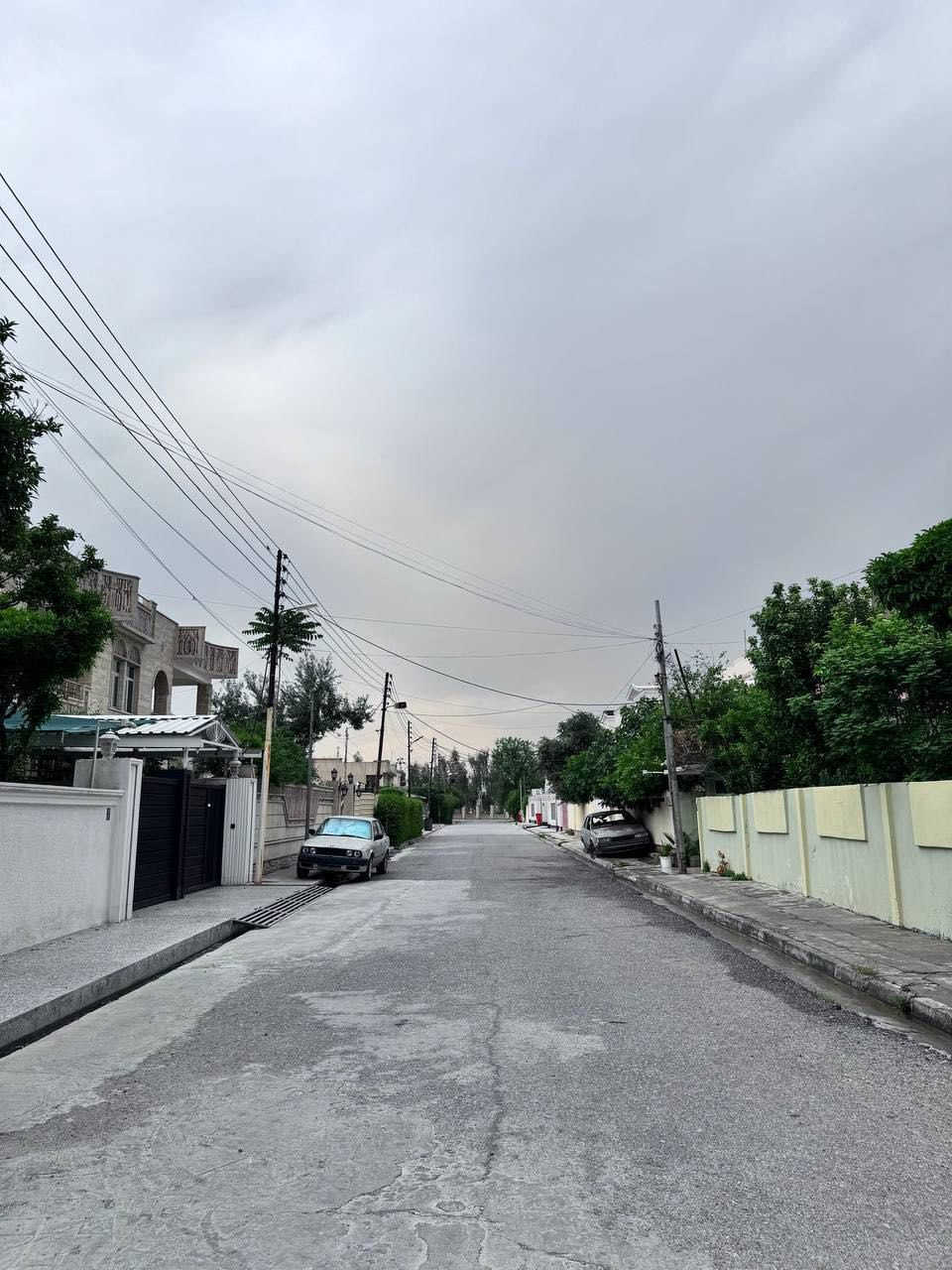 للبيع – دار سكني في حي المهندسين 

📍 الموقع: #حي_المهندسين (الفرع المقابل لمنتزه المهندسين)
📐 المساحة الكلية: 320 م²  
📏 الواجهة: 16 متر  

✨ المواصفات:
 • دار قديم ركن (بمثابة ارض)
 • قريب جدا على (منتزة المهندسين)
 • منطقة هادئة وخدمية

📞للاستفسار مكتب سعود سمير الصائغ للعقار
الموقع -موصل - حي الجوسق  - تقاطع الجسر الرابع
 *********** (📲 واتساب متوفر)
***********
***********
