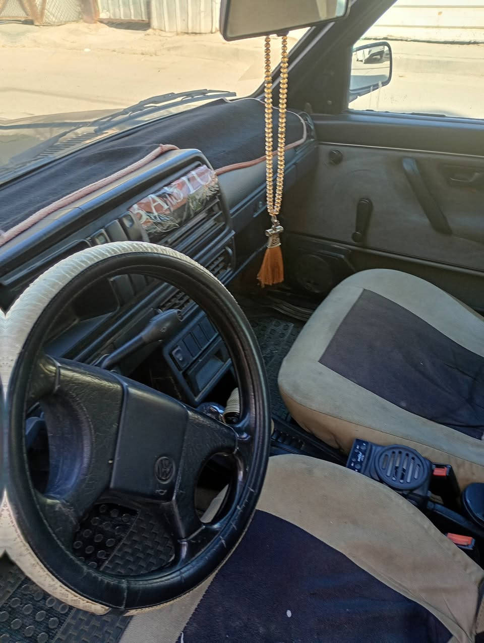 السلام عليكم ورحمة الله كلولف 91 بسمي كير أوتوماتيكيا تبريد وارد يباني بيه ظربه بلجمالكخ الخلفي ومصلحه السعر 38 ورقه ***********
