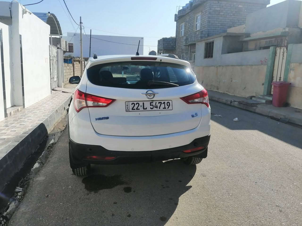 هيما موديل ٢٠١٩
السعر 100وبيها مجال وترهم مقدمةوبالشهر
الصناعة : صيني
ماشية ٩٧ الف السيارة بأسمي تريد وكالة تريد تحويل حاضر..
رقم اربيل سيارة نظيفة كلها بلادي..
 حتى الطخم مالها بعده بلادي.. . برغي مامفتوح بيها.. طخم اطارات جديد ارقى نوعية باتري جديد. 
محرك ١٥ توربو يعادل ٢٤٠٠
دبل گير
حساسات خلفية
خمسة ويل كب
مقاعد جلد لونين
كامرات محيطية ٣٦٠ درجة
تدفئة وتبريد شغال بعده بلادي. 
نظام مايكروسوم للخرائط
مثبت سرعة
اشاير بالمرايات
شاشة لمس
مشغلDVD و USB
نظام تغيير الوان اضاءة العدادات ( احمر، ابيض، ازرق) 
تحكم ستيرين..الشراي يتصل ***********
والكلمة الطيبة صدقة
