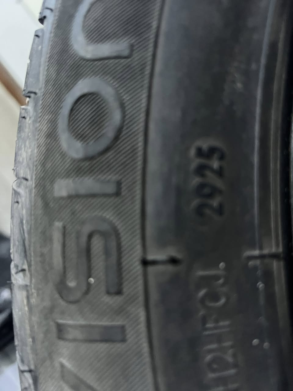 السلام عليكم رنكات 16 +تخم تاير صالي سبوع  لبيع السعر 300 وبيهن مجال مستعجل عل بيع قياس 16/55/205 رقمي ***********متواجد فقط واتساب
