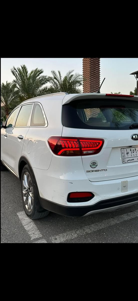 سورنتو
سلام عليكم
للبيع 
سورنتو موديل 2018  خليجي 
رقم بغداد  
ستة سلندر 
نص فول 
بصمة 
كشن السائق كهرباء 
صندوك كهرباء 
مري شفط 
حساسات 
كير عصا 
كشنات جلد
شاحن واير ليس  
تحكمات ستيرن 
وباقي الموصفات المعروفه 
السعر 253 وبيهة مجال 
مكان السيارة نجف  
الاستفسار***********
مكفولة من الصبغ والتبديل  فقط بارد بسيط
