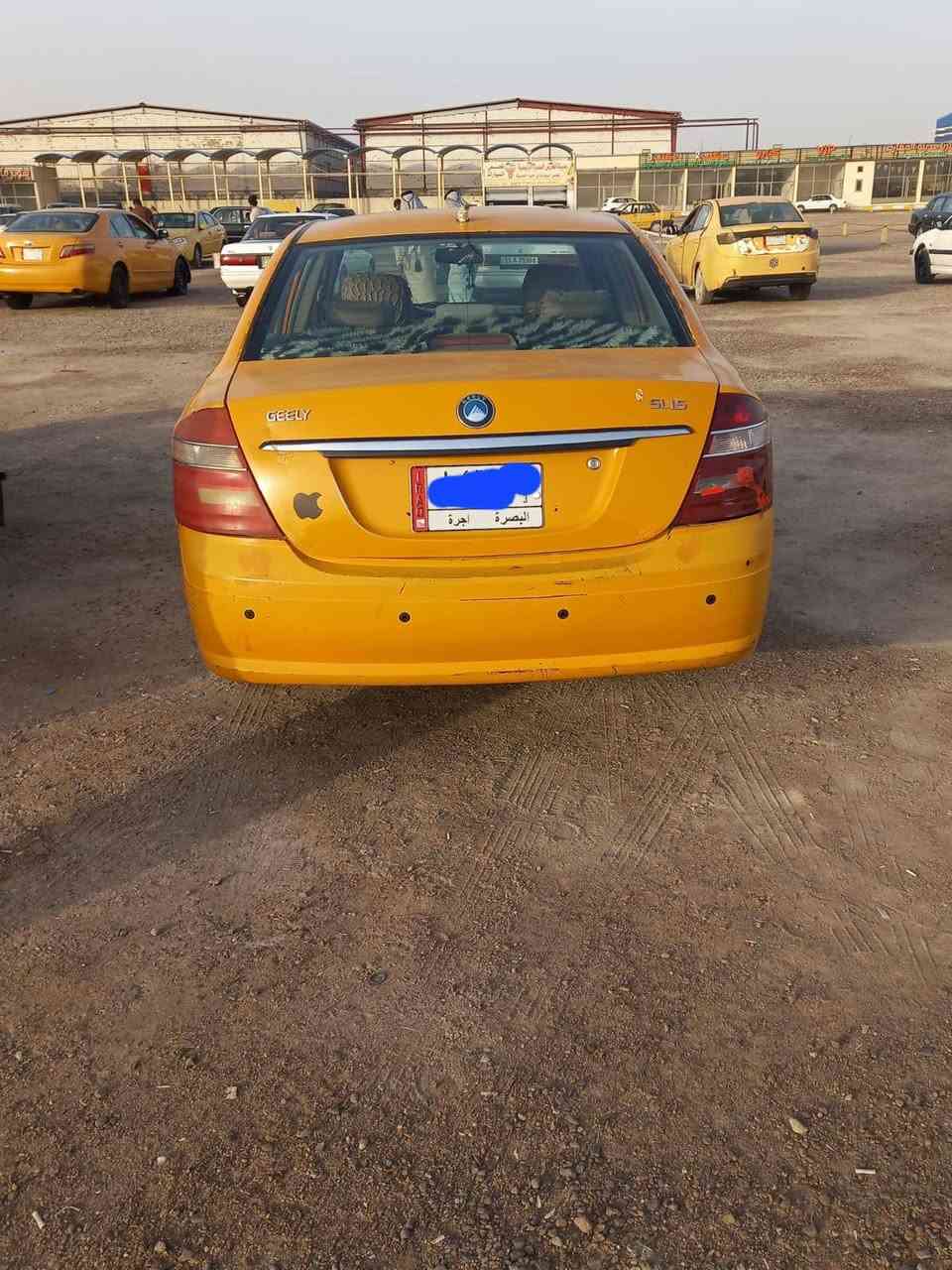 سلام عليكم سياره جيلي مديل ٢٠١٢ تجي وشوا شواف العين احسن سعر ٣٨ بيها مجال مكان حي الحسين اول لاين رقم ***********
