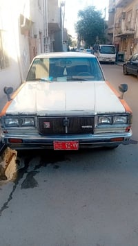 ياالله اكراون 81كيراومكينه ونجي رياضي السيارة حلوه خير من السعر18 الله...