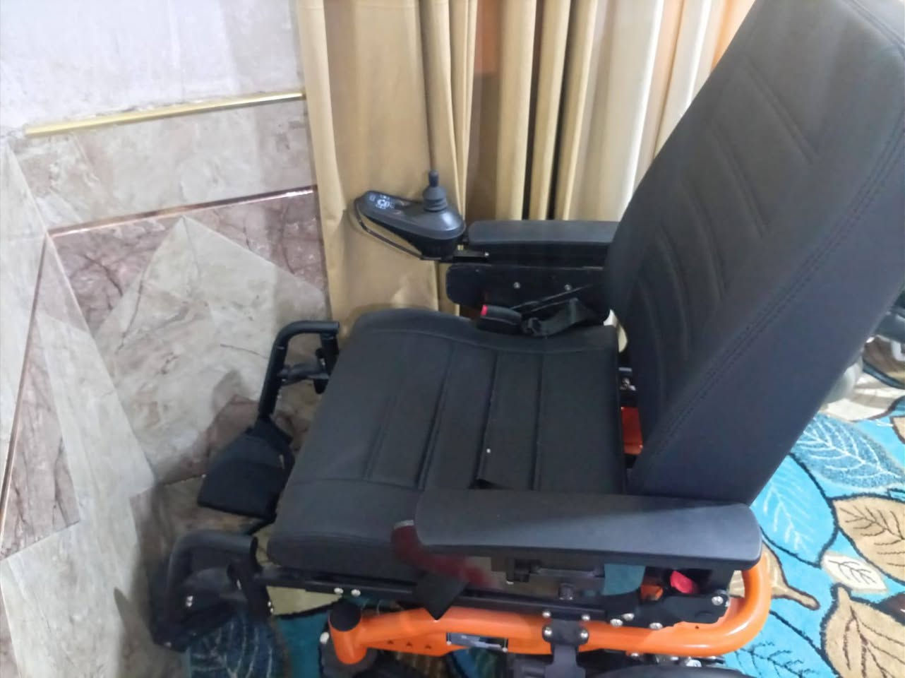 عربانة جديدة للبيع سعر 700 للستفسار تصال *********** واتساب و بيهة مجال
