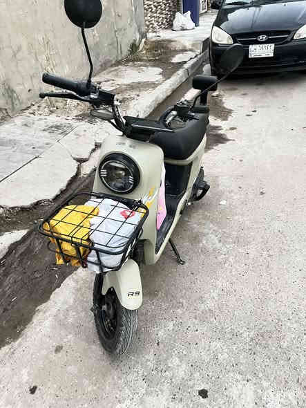 R9للبيع 
السعر500
العنوان الكاضمية 
***********
