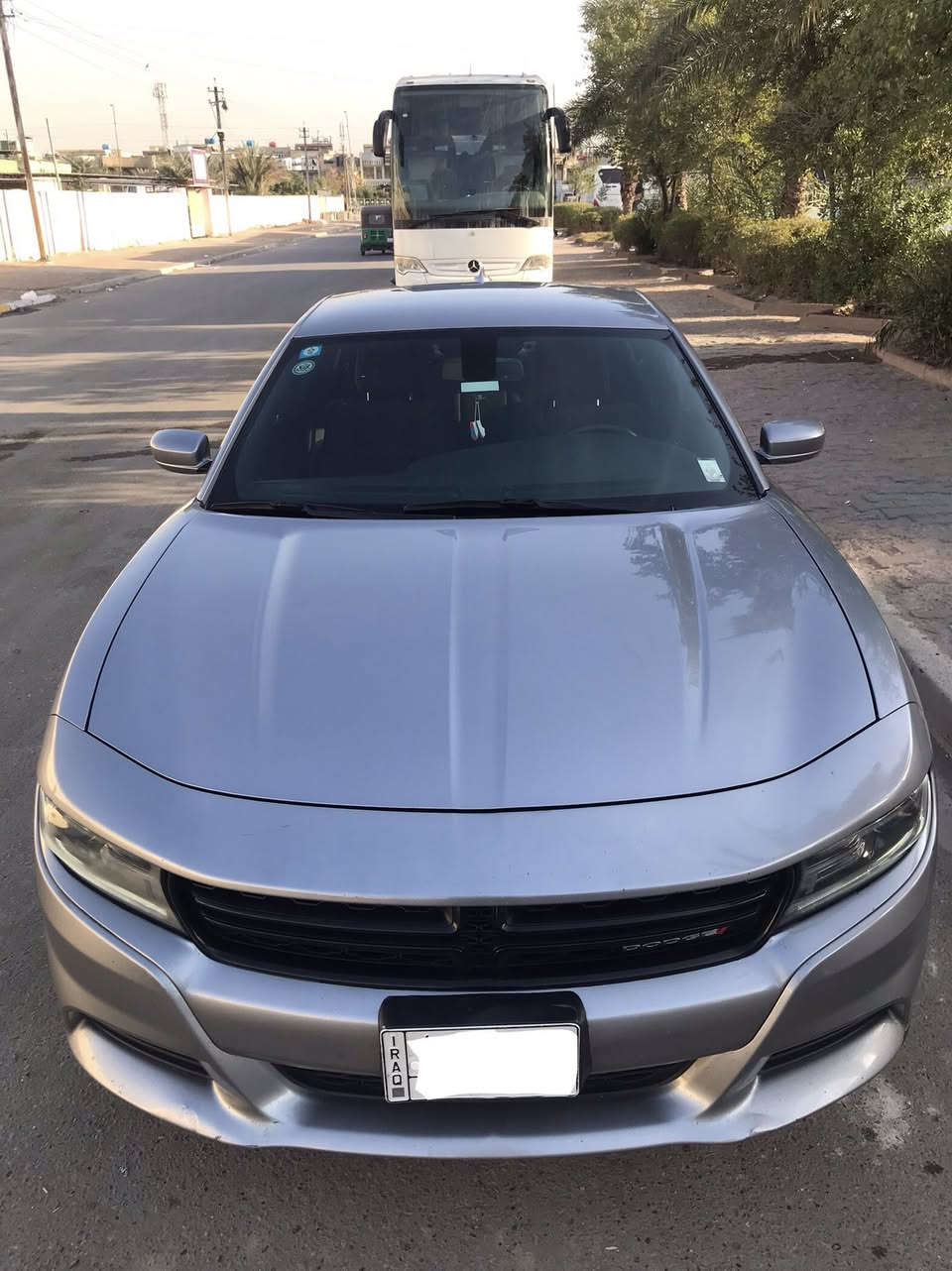 السلام عليكم
جارجر 
فئه: SXT
موديل :2018
محرك3600
المواصفات 
شاشه جبيره كار بلي
كرسي السايق كهرباء 
تدفئه بل مقاعد
تثبيت سرعه 
تدفئه بل مري 
قطعتين تبريد 
تبريد منفصل 
تخم تاير جديد
حساسات خلفيه 
وياله 18 مكسيكي
تشغيل عن بعد 
سياره وضع شركه 
وجديده ممشتغله خط 
اكسل كير مكينه مكفولات 
وارد امريكي 
حادث باب عكس السايق مبدل وكاله 
وصور الحادث موجوده عندي 
وباب السايق شخوط بسيطه مرفوقه بل صور 
فقط غير هذا كلشي مبيه السياره 
 ماشيه 75 الف مايل 
رقم بغداد باسمي تحويل مباشر 
السعر 230$
موقع السياره بغداد جميله
رقم الهاتف ***********
