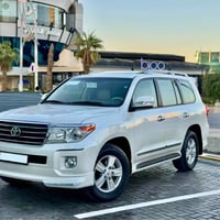 لاندكروز • ٢٠١٤ • ٧٤٠٠٠ كم