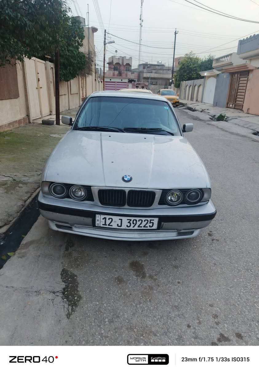 بيع أو مراوس بأقل
بي إم 540 v8 أصل  مكينه كير طخم كلو نظيف

عليها كتm كامل طخم تاير جديد سنويه وهزه جديده تدفئة تبريد وايرمنية كلو شغال صبغ عام ضررها جاملغ الامامي والخلفي
لايت زينول عالي ناصي لدات 

للتواصل ***********
