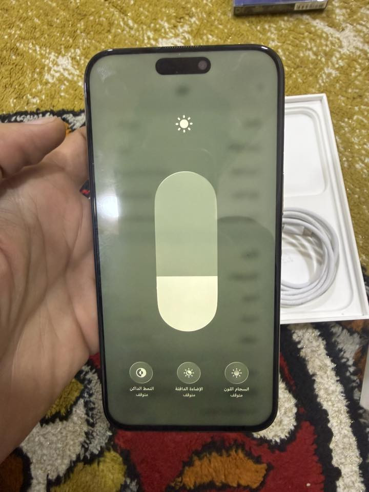 بطاريه 79 شحنه كلش حلو ما يصرف هواي
شاشه مبدله اصليه 
ضهر مبدل بليزر اصلي بلادي 
باقي جهاز كفاله كله شغال ما بي اي عطل
ملحقاته كامله 
جهاز شرق اوسط اصلي و سعره 800 و بي مجال مكاني بصره مشراق القديم 
***********
