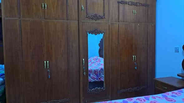 غرفة خشب صاج عراقي مستعمل  بحالة جيدة
***********
