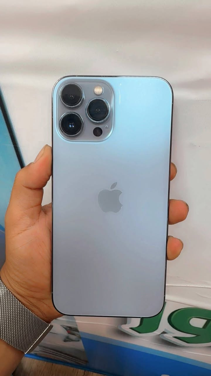 ⸻

📱 للبيع آيفون 13 برو ماكس

• نظيف وشغّال 100%
• البطارية 86% بلحاسبة 91
• اللون بحري
• الشاشة أصلية ومسجّلة
• بي فطر شعري صغير وما يأثر ومامبين اصلا 
• ويا الجهاز كيبل أصلي فقط

استخدام شخصي، البيع لعدم الحاجة

💰 السعر: 550,000 دينار
قابل للتفاوض البسيط للجاد

📩 التواصل خاص او 
***********
