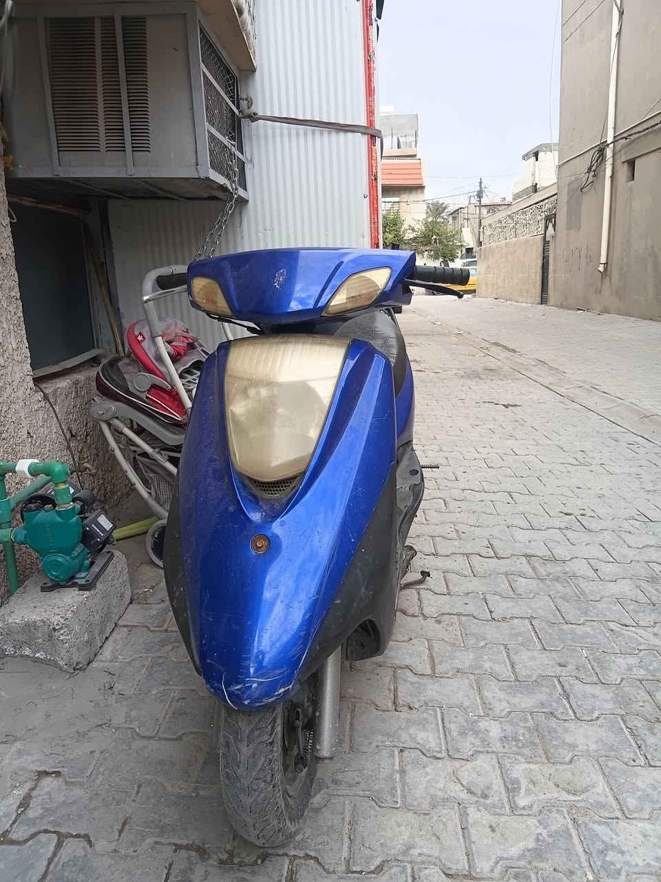 السلام عليكم ابريز نضيفه كلش كفرات مواصليه شويه الكبريتر مالته سفل عندر شغال في حاله جيده للبيع السعر 350 مكان الدراجه بغداد الاسكان  ***********
