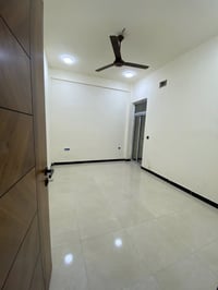 شقة VIP زيرو للإيجار (ارضية) 📍: الاعظمية- شارع عمر (للعوائل فقط ) تحتو...