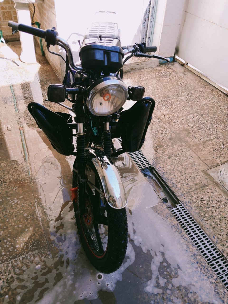 السلام عليكم شباب دراجه موديل 23 للبيع ضايعه اوراقها تكفي العشائر وقانون سعر 500 وبيها مجال مكاني بغداد البلديات***********
