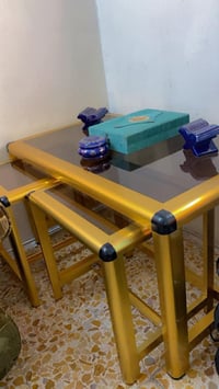 طاولات • أثاث • للبيع