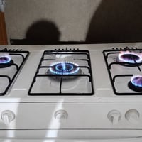 طباخ • نظافة ٧٠٪ • خمس مشاعل