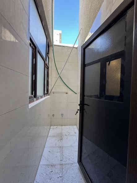 مشتملبن 75 متر الواحد 
بغداد الكرخ حي الجهاد 
منطقه ديوان المخابرات 
حديث درجه اولى
تسليم مفتاح
طابق ارضي _ صاله  _ خدمات _ مطبخ  غرفة نوم 
طابق اول _ غرفتين نوم -خدمات كراج
السعر 188 مليون
 
الاستفسار
***********
***********
