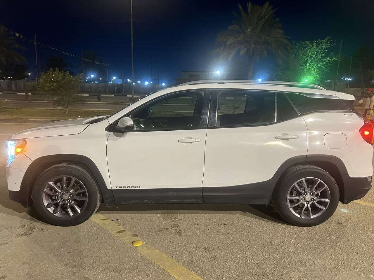 السلام عليكم ورحمة الله وبركاته
جمسي تيران 2022 رقم بغداد 
فئة Slt
كشنات جلد كهرباء 
جنطة كهرباء 
اشاير مري 
تدفئه ستيرن وكشنات 
مكينه 1500 تيربو صور الحادث مرفقه بالمنشور 
السعر 190$ للاستفسار 
***********
