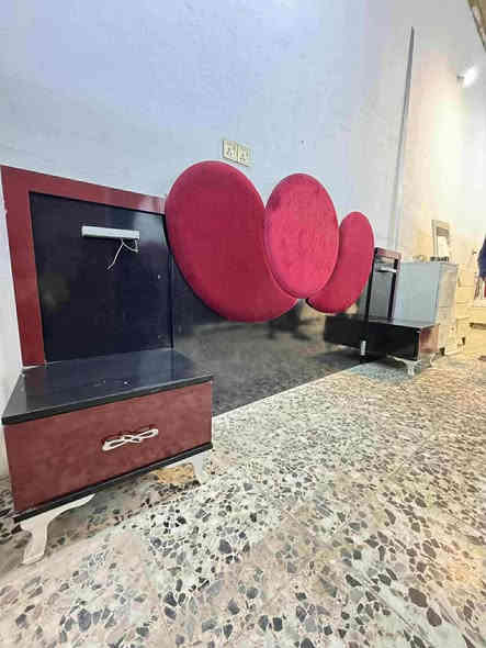 غرفه نوم تركي تخبل نضيفه كلش 7قطع السعر300الف  عنواني النجف حي الميلاد شارع المزرعه سيد علي***********
