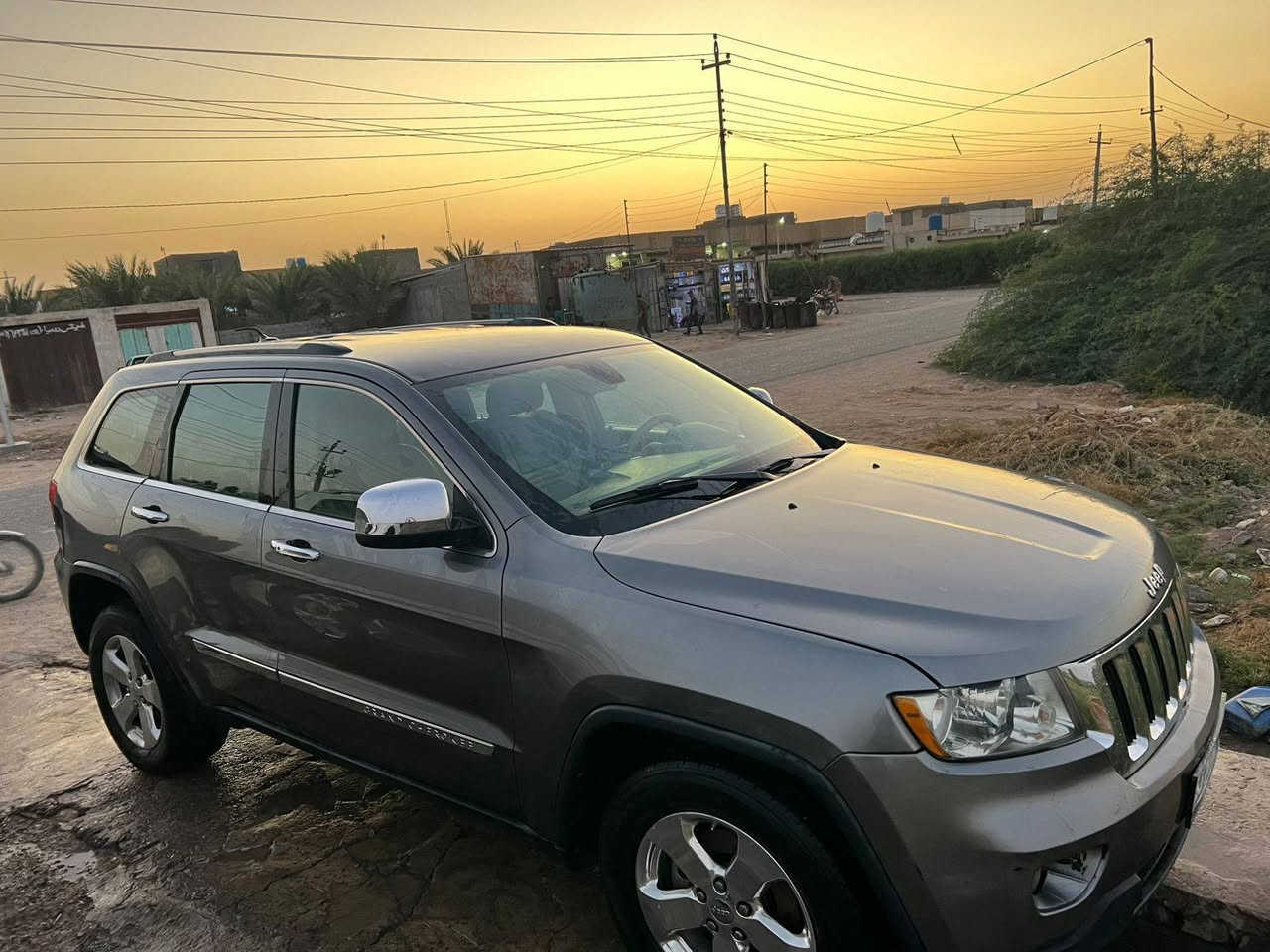 السلام عليكم جيب لاريدو موديل 12 رقم بغداد سياره جديده حيل ما بيها اي نقص جاهزه للاخر قطعتين صبغ بدون ضربه اثر جراد داخله كفاله بيع ومراوس السعر المطلوب 170 بيها مجال العنوان ذي قار على الفجر *********** علما السياره ماشيه 164
