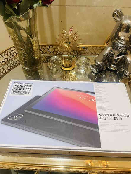 تابلت دبل سيم كارت اتصال ذاكره ١٢٨ فايف جي قطعه تخبل جديده غير مستخدم حجم ١٠ انج نظام اندرويد كامرا اماميه ٥ ميجابكسل خلفيه ١٣ ميكا غراضه كامله توصيل متوفر 
***********
