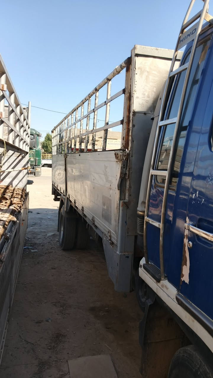 السلام عليكم ورحمه الله وبركاته 
بدي هينو طول سته اله عشره قطعتين محجر بوري للبيع مكان حله شارع 80 استفسار ***********
