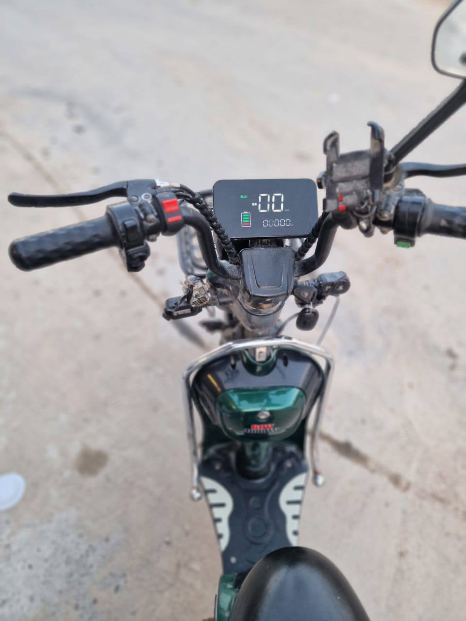 سجاد: سلام عليكم دراجه شحن البيع سعر 300$ وبيه مجال الشراي شغال دبل اشارهه
سجاد: شغال دبل اشاره 
لايت كلهن شغلات وبيها نشرات شغاله 
سرعه 99
دراجه كلشي شغال بيها العنوان بصره زبير  تواصل خاص ***********
