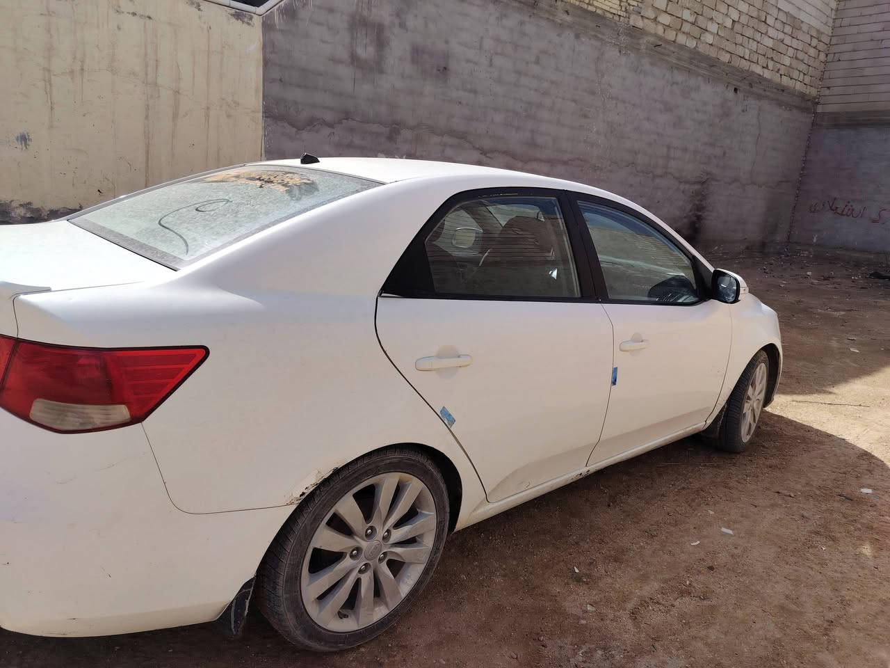 سلام عليكم كيه سيراتو مريدل2011 سياره خير منالله سياره كهربايات كله شغاله مكينه وكير كفاله فول لا تنقيص ولا تبخير سياره بيه جاملغ خلفي بي شخوط وصبغته بي خياس ما مصله اقل لصبع  سياره مال جناي تخم تاير  جدد صالي 14 يوم شادهن سياره مكانه كربلاء سياره رقمه أربيل انكليزي عندي بيه وكاله وراعيه موجود سعر 95 بيه مجال حك جيه***********
