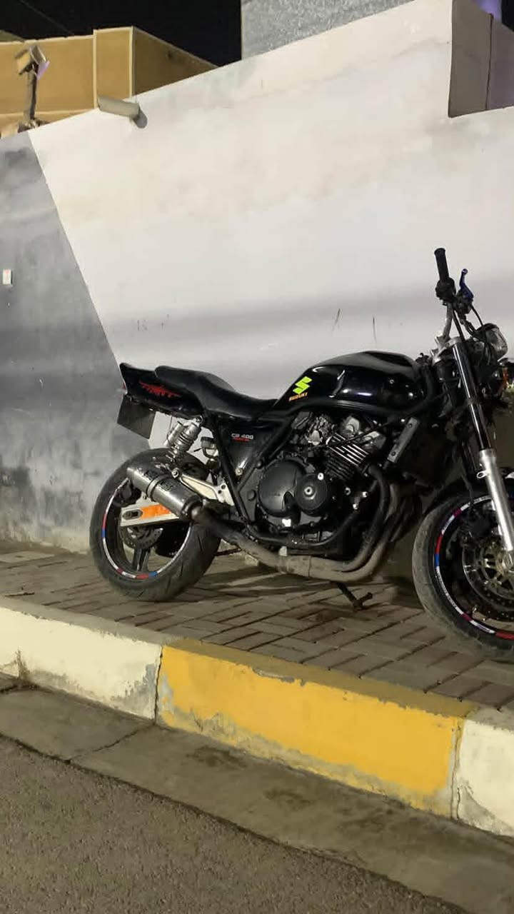 بطح سيبي فور CB400
16 ولف كفاله عامه 
الدراجه خير من الله كمركك مدفوع اوراق موجودة 

‼️‼️‼️الدراجه  مبدله ولفات مفتوح بس قبغ ولفات  
بيهة ترتيبات 
1- ستيرن رياضي 
2- بلكات جدد ngk
3-يدات رياضي 
4- كزوز رياضي sporf power
5 - كهربائيات شغاله 
6-بريك امامي خلفي بلمكان 
7-لايتات عالي ناصي اصلي مازده جديده 
8-باتري جديد 
9- زنجيل جديد 
10-بك لايت جديد 
11_واتر بم جديد 
الدراجه ناقصها بس صفاحيه وحده وكعت ومادري بيهة 

…….السعر .. مليون و 300 &

مكاني صلاح الدين قضاء الدجيل
للاستفسار *********** واتساب
