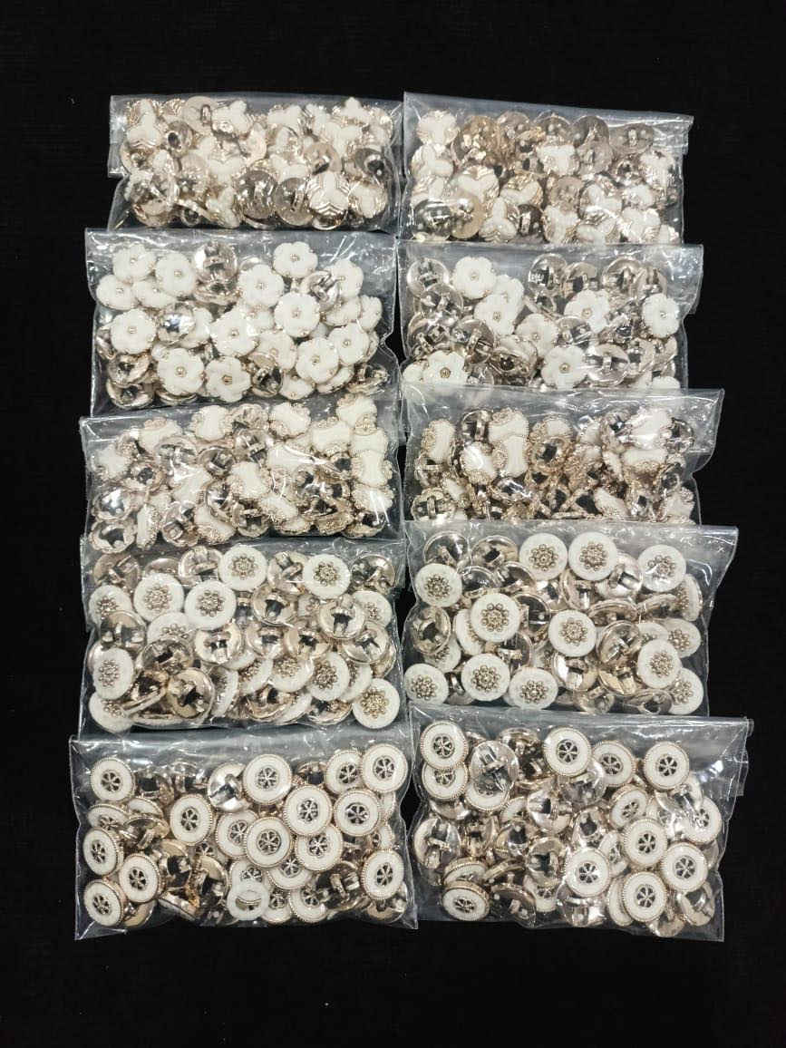 متوفر كافة  مستلزمات لوازم الخياطة 🧵🪡
بأنسب الأسعار 🔥🔥
يوجد خدمة التوصيل إلى العراق 🇮🇶 
البيع بالجملة والكميات فقط 
جميع البضاعة استيرادنا الخاصه
العنوان بغداد الشورجة تحت التكية 
للتواصل  والحجز عبر الواتس اب فقط 
***********
