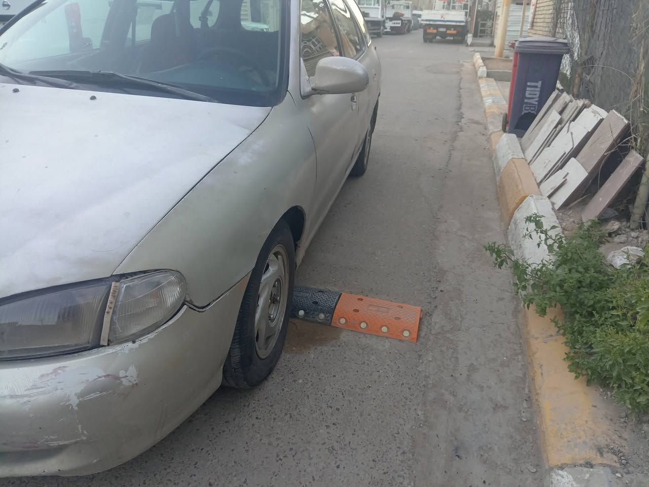 السلام عليكم شباب للبيع هونداي النترة رقم بغداد دولي موديل ١٩٩٦ سياره بلاديه نضيفه مكينه بلاديه نضيفه كير اوتوماتيك صدر أمامي خلفي نضيف تخم تاير جديد منضومه تبريد كامله بس الفان ميشتغل السعر ٣١ ورقه وبي مجال للاتصال *********** مكاني بغداد
