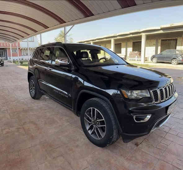 السلام عليكم 
جيب كراند شيروكي ثمانينية 2021
لمتدد 3.6L V6 امريكية 
رقم سليمانية بأسمي رقم جديد وسنوية وهزة جدد
حادثها جاملغ وبنيد مبدلات بلادي نفس اللون بدون لغد بدون شاصي بيها ايرباك دشبول ودركة راجع سستم  بلادي 
ماشية 89 الف ميل  
المواصفات : 
- نقطة عمياء 
- كشنات جلد 
- كشنات الاماميه كهرباء 
-كشنات تدفئه وتبريد 
- خزن ميموري 
- تدفئة استيرن 
- بانوراما 
- شاشه كبيره 8.4 انج 
- نظام GPS 
- كشافات ضباب
- تشغيل عن بعد 
- صندوق كهربائي 
- حساسات امامي خلفي 
- كامرة خلفيه 
- محدد سرعة
 - نظام اوتو ستارت
- نظام بريك اوتو  
السيارة جاهزة ومابيها اي نقص
مكاني بغداد الغدير ساحة ميسلون 
رايدها 253 ورقة 
متواجد واتساب ***********
