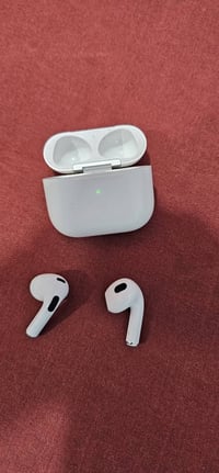 ايربود الجيل الثالث • مستخدمه قليل • بغداد