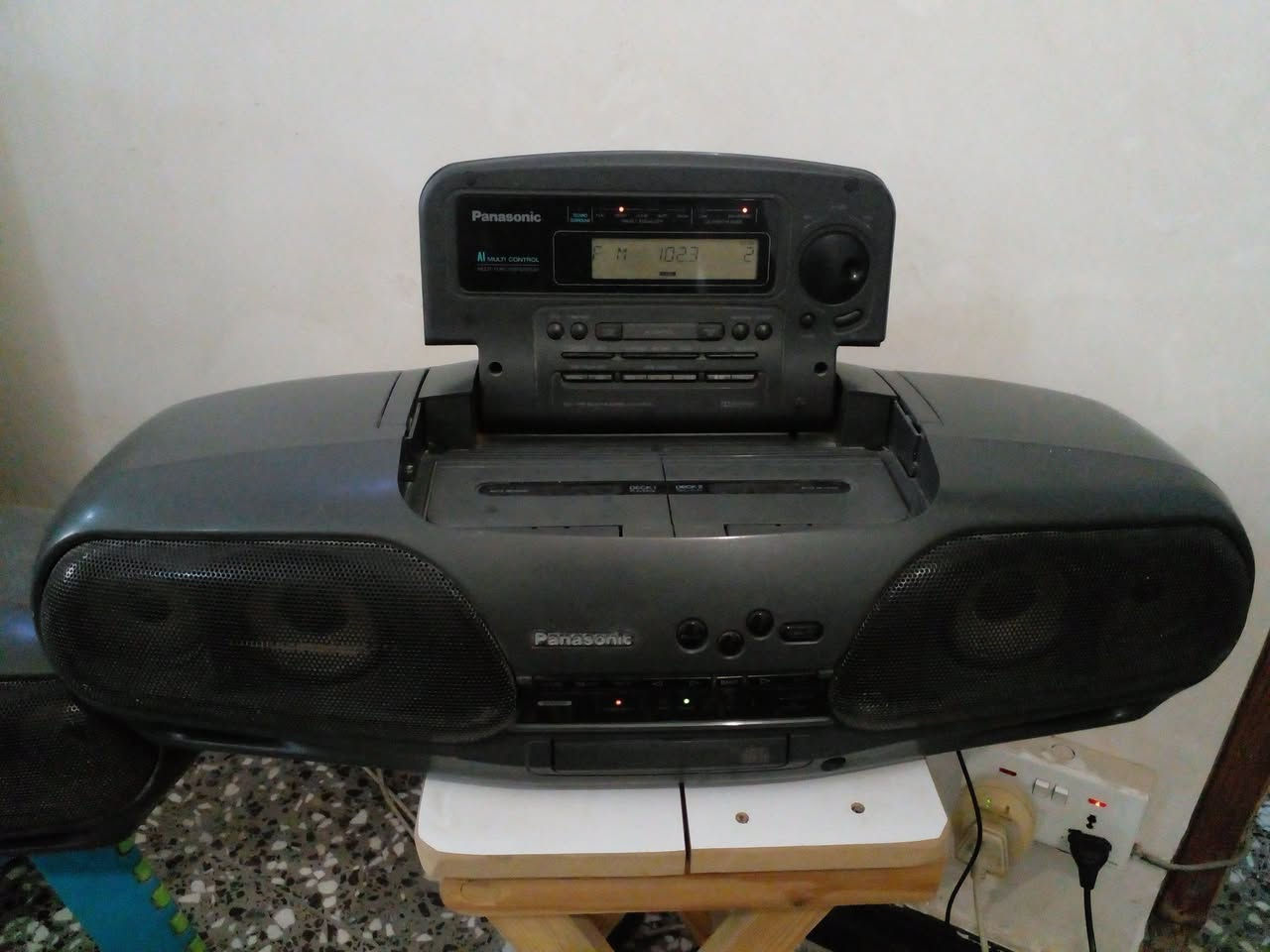 للبيع راديو مسجل سي دي  Panasonic RXDT 707   عدد 2   الاول يشتغل راديو   FM  اواكس   فقط   والجهاز الثاني عاطل   سعر الجهازين 50  الف بغداد


**إذا كنت صاحب هذا الإعلان وتريد حذفه لأي سبب، رجاءا أرسل رسالة إلى الدعم الفني**