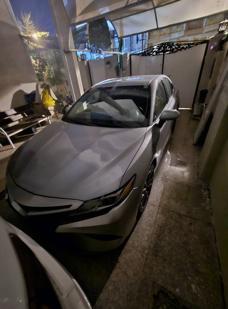 كامري 2018 رقم بغداد باسمي حادث خلفي بدون ايرباك ماشية 110 الف ميل فئة se المكان كوت السعر 168 
*********** دهل اوران, واسط
