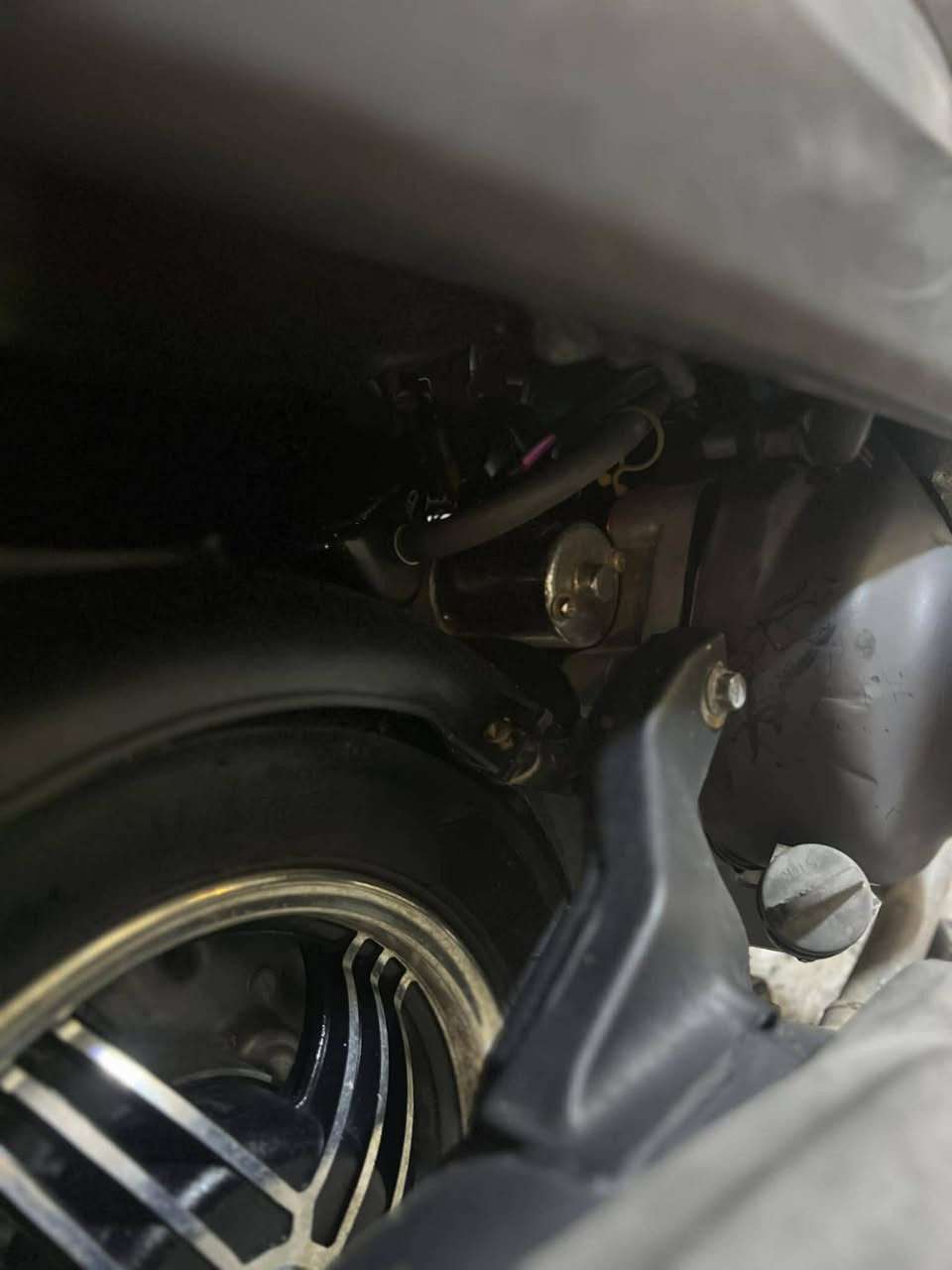 السلام عليكم دراجه للبيع ماكس عدله كفاله عامه من كلشي الدراجه ما نقصه برغي من اكلك كفاله عامه يعني جديده المكان المسيب الحاميه ***********
