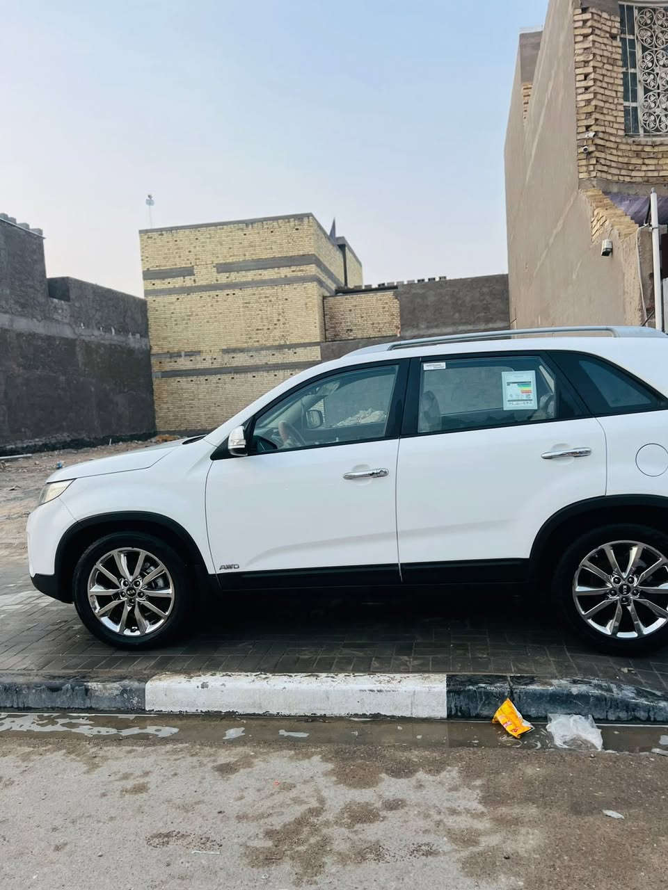 سلام عليكم سورنتو 2015 بأسمي 
سنويه جديده رقم دولي جاهزه من كلشي 
تحويل ثاني يوم حداديه جديده تخم تايرات 
جدد سياره نضيفه كفاله عامه مبدل ييه  كازكيت فقط سعر (185) وبيه مجال قليل 
رقم للتواصل (***********) مكاني بصره
