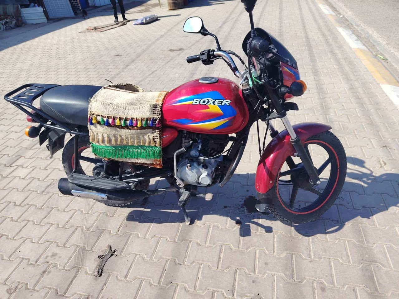 سلام عليكم
دراجة بوكسر للبيع

موديل 21

اوراق كامله

اي نقص ما بيها

كهربايات كلها شغاله

الدراجة مثل البصور وحلا

مكان ديالى ناحيه السلام على طريق دلي عباس

استفسار على الرقم ***********
