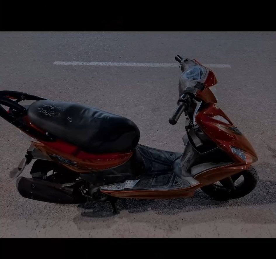 دراجه ماكس مضلع. 120رمبه  ياباني بحاله الوكاله صالها شهر  طالعه من لوكيل كفاله عامه كهربائياتها كلها شغاله اوراق اصليه. مكينه عل بلاد ما ملعوب بيها  السعر مليون و50 وبيها مجال اي استفسار علرقم ما متواجد خاص ***********
مكاني حي الصحفيين
