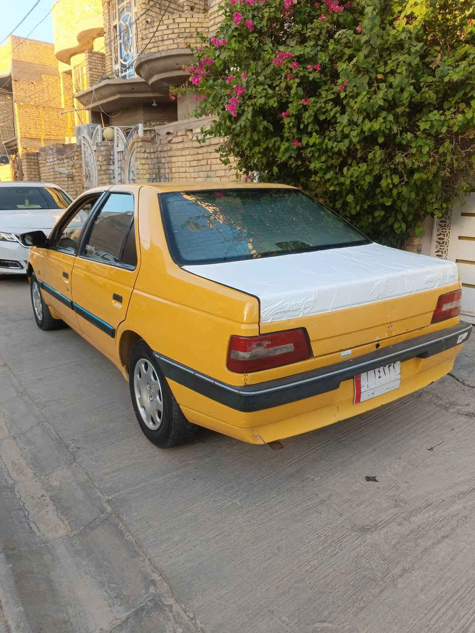 سلام عليكم سياره بيجو 405 موديل 2015 سياره لا ضربه لا صبغ تخم تاير جديد دوشمه جديده رقم واسط تحويل ثاني يوم سياره محركه بيه خيط بخار تبريد عوزه فقط غاز بكاني كوت بيع او مراوس سعر.28 بيه مجال ***********
