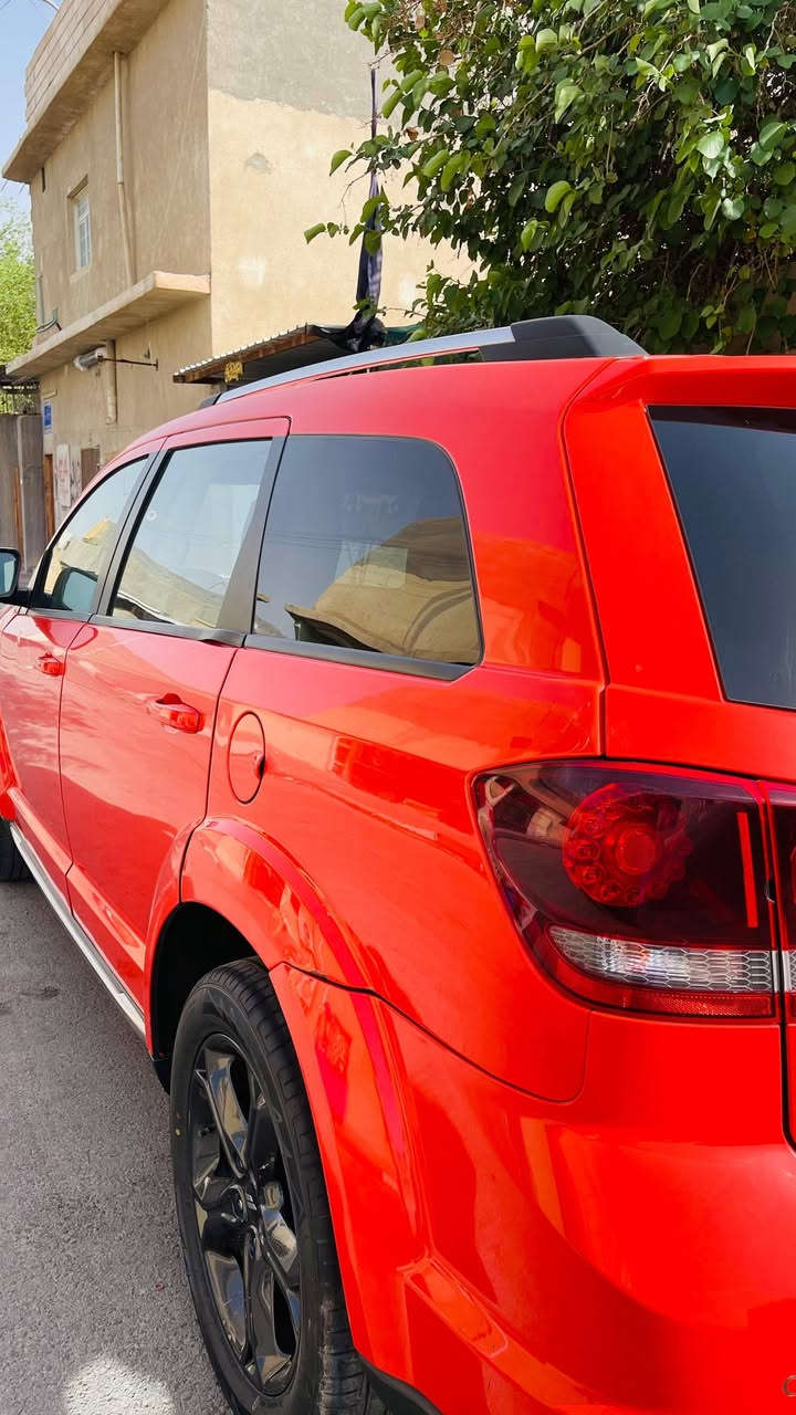 دوج جورني كروس رود فئه اس كامل مواصفات 
موديل 2019 وارد امريكي رقم ذي قار .السيارة حرة
محرك 2400
لون برتقالي 
سبعة راكب 
ثلاث قطع تبريد 
تحكم ستيرن +حساسات +شاشة كبيرة +داش كام امامية خلفية 
الدفع العجلات الامامية 
تدفئة +تبريد+كشنات كهربائية +مثبت سرعة + شاشه بلاد + خرائط جي بي اس +بلوتوث +تشغيل بصمة +حدادية تخبل 
الضرر جاملغ الايمن مع صبغ الباب صف السايق الايرباكات غير سليمة 
المسافة المقطوعة 60.000ميل
***********
