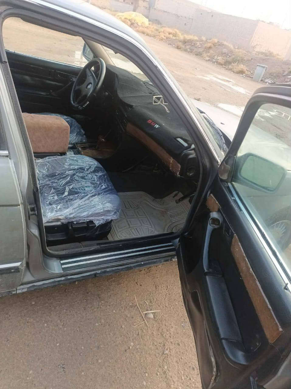 السلام عليكم السياره للبيع موديل 91 اي خياس مابيها محرك صافي اي خربطه مابي والباقي كدامكم فقط كير كايم تجي تشوف بعينك السياره موجوده ببوغريب  السعر 43 ***********
