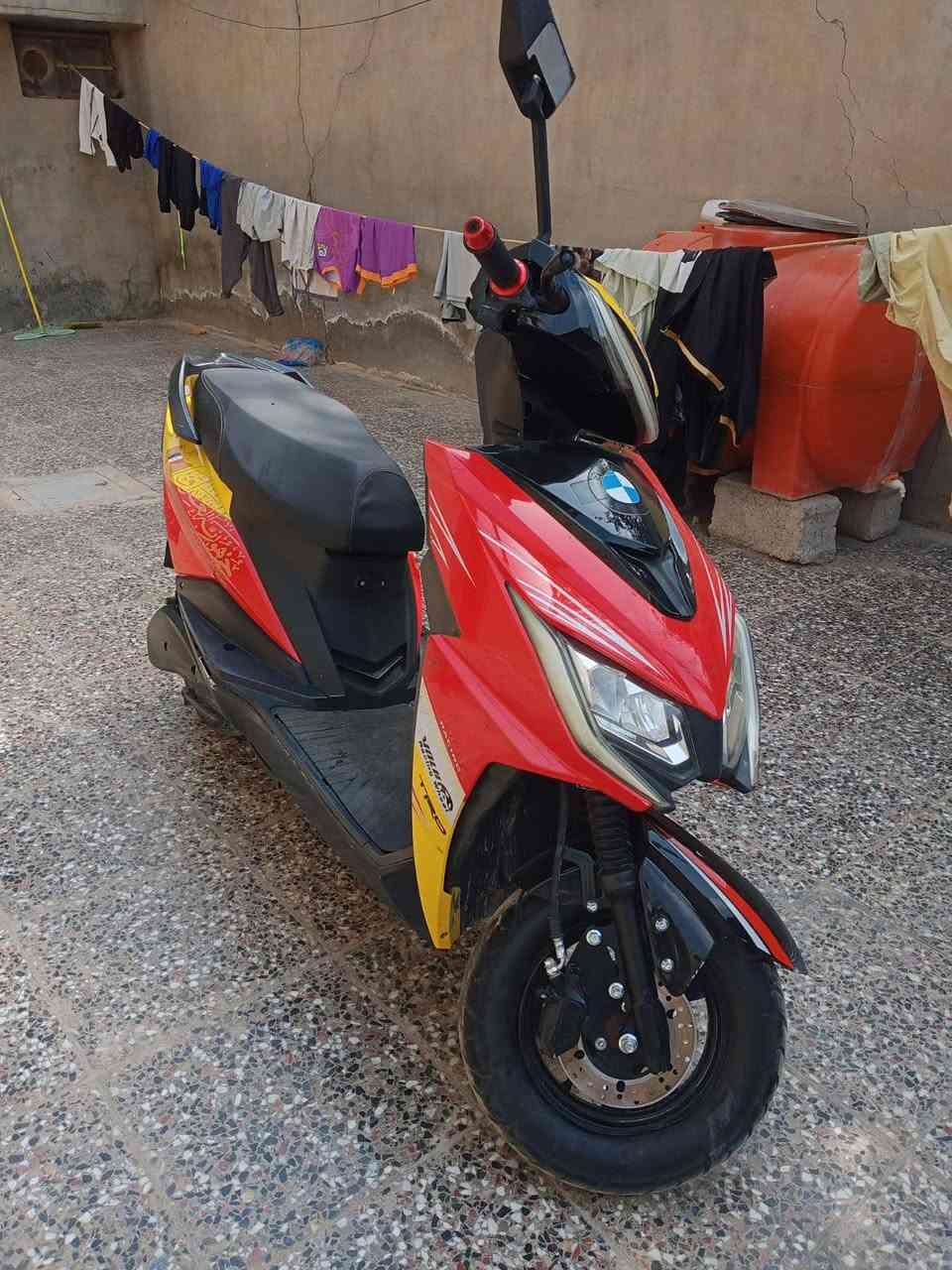 دراجه شحن 6بطاريات كلشي شغال كل نقص مابيه سعر 450وبيه مجال ***********
تايرات جدد
