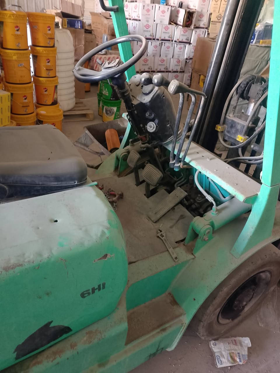 رافعه شوكيه 50 ورقه وبيها مجال 2طن ونص 3حركات بدون اوراق  مكينه مستوبيشي بلاد تاير امامي ربل والخلفي جوبلس  مكاني البصره مكلف بالنشر ***********
