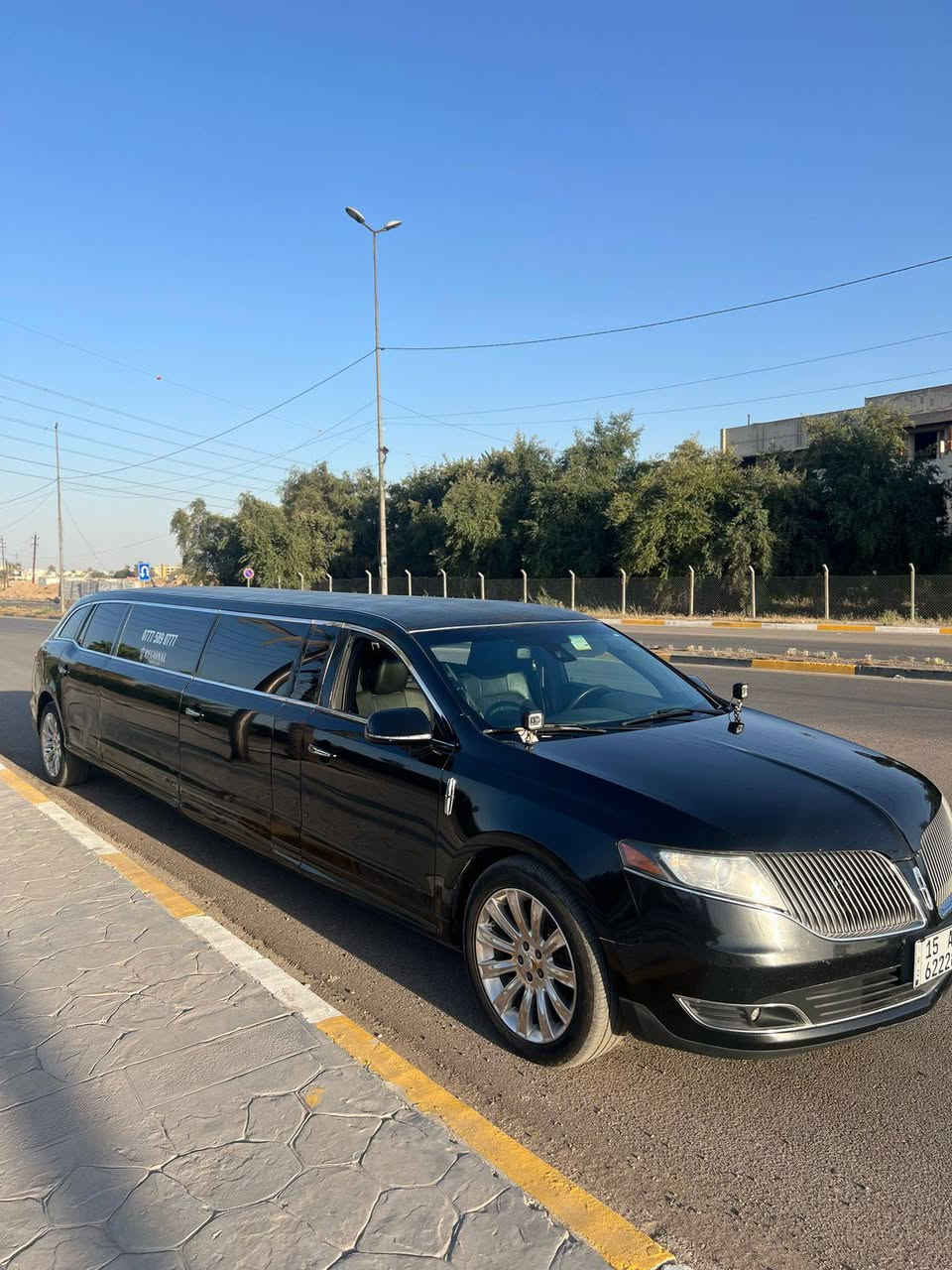 للبيع ليموزين مرقمه. كامله  احد عشر راكب للمناسبات وتأجير السيارات.. لاصحاب القاعات.. الفنادق علما. سعر  ايجار السياره. في اليوم. 500الف دينار  مواصفات السياره. ست باب ..اربع شاشات كبار وثنين صغار جهاز تحكم داخل الغرفه  الاضواء ال اي دي. بصمه تشغيل عن بعد..كشتات جلد اصلي  موديل السياره 2014  بصمه. الأبواب  ..تايرات حجم عشرين جديده كل شي. شغال الحمد لله للاتصال***********   وتس او اتصال عادي السياره موجوده ف بغداد  ومسجله. باسمي. انا. مالك الأول السعر 50000 دولا دولار
