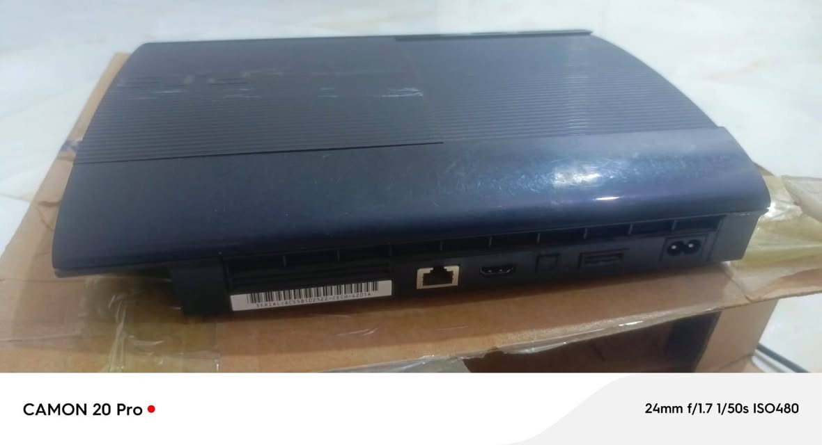بلي 3 مهكر  للبيع جديد استخدام قليل يحتوي على ١٠ العاب وجوستك عدد ٢ السعر ٢٠٠ الف  للاستفسار الاتصال على الرقم  ***********
