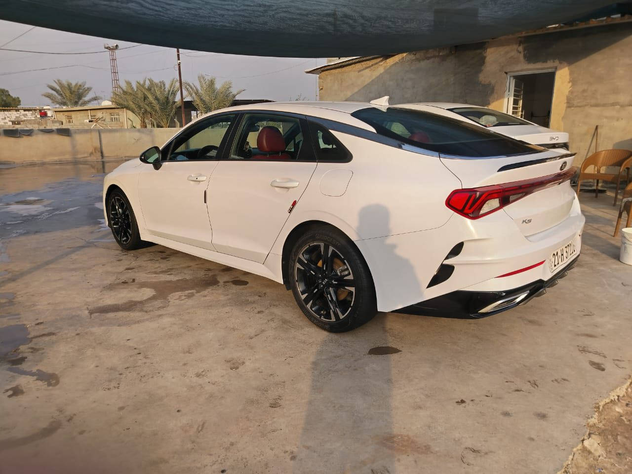 السلام عليكم كي فايف موديل 21 رقم سليمانيه وارد امريكي. ضرر جاملق وبنيد  بدون شواصي  وبيه شبر صبغ بجنطه  ماشيه 100 الف كيلو متر  السعر 170 وبيه مجال بسيط  رقم الهاتف ***********
