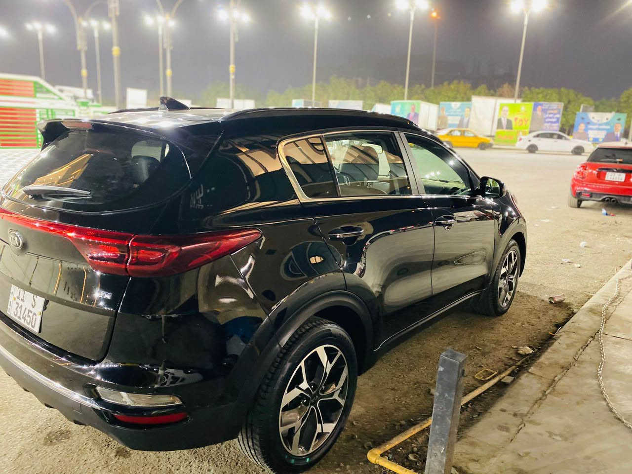 السلام عليكم 
سيارة سبورتج موديل 2022 وارد أمريكي حادثها موضح كما في الصور سياره جديده فول واحد على واحد مواصفات EX سياره مكينه كير ممفتوحات تخم تاير تبريد ثلج حداديه جاهزه للاخير متصرف دينار واحد عليها 
مواصفات 
بصمه
بنوراما 
شاشه كبيره 
كامره دواره 
كشن كهرباء 
فور ويل 
تبريد قطعتين 
كشنات جلد 
تتفئه تبريد بالكشنات 
جنطه كهرباء
رادارت 360
تحديد مسار 
كروس سرعه 
تحكم ستيرن 
ثلاث انظمه قياده 
صعود منحدرات 
مانع انزلاق 
اشاره بالمري 
مري شفط 
بعد بيها هواي مواصفات 
ملاحظه السعر 160
للاتصال *********** Colombo, Sri Lanka
