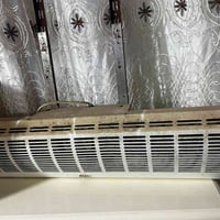 قاطعه هوائيه سرعتين  تنحط باب محل او باب خارجيه  تفصل هواء حار وبارد  ...